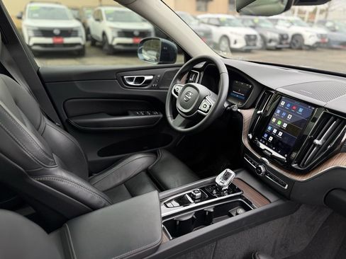 Used 2023 Volvo XC60 T8 Ultimate image 14