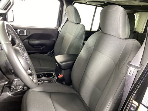 Used 2022 Jeep Wrangler Unlimited Sport image 16