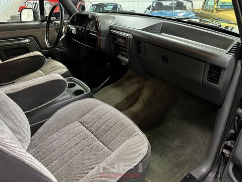 Used 1989 Ford Bronco XLT 2D Utility 4WD image 34