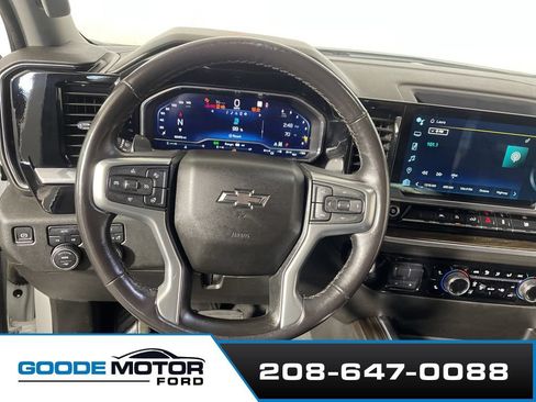Used 2022 Chevrolet Silverado 1500 RST w/ Convenience Package II AWD/4WD image 13