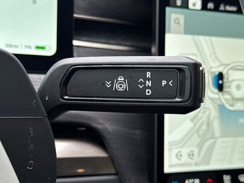 Used 2023 Rivian R1S Launch Edition image 23