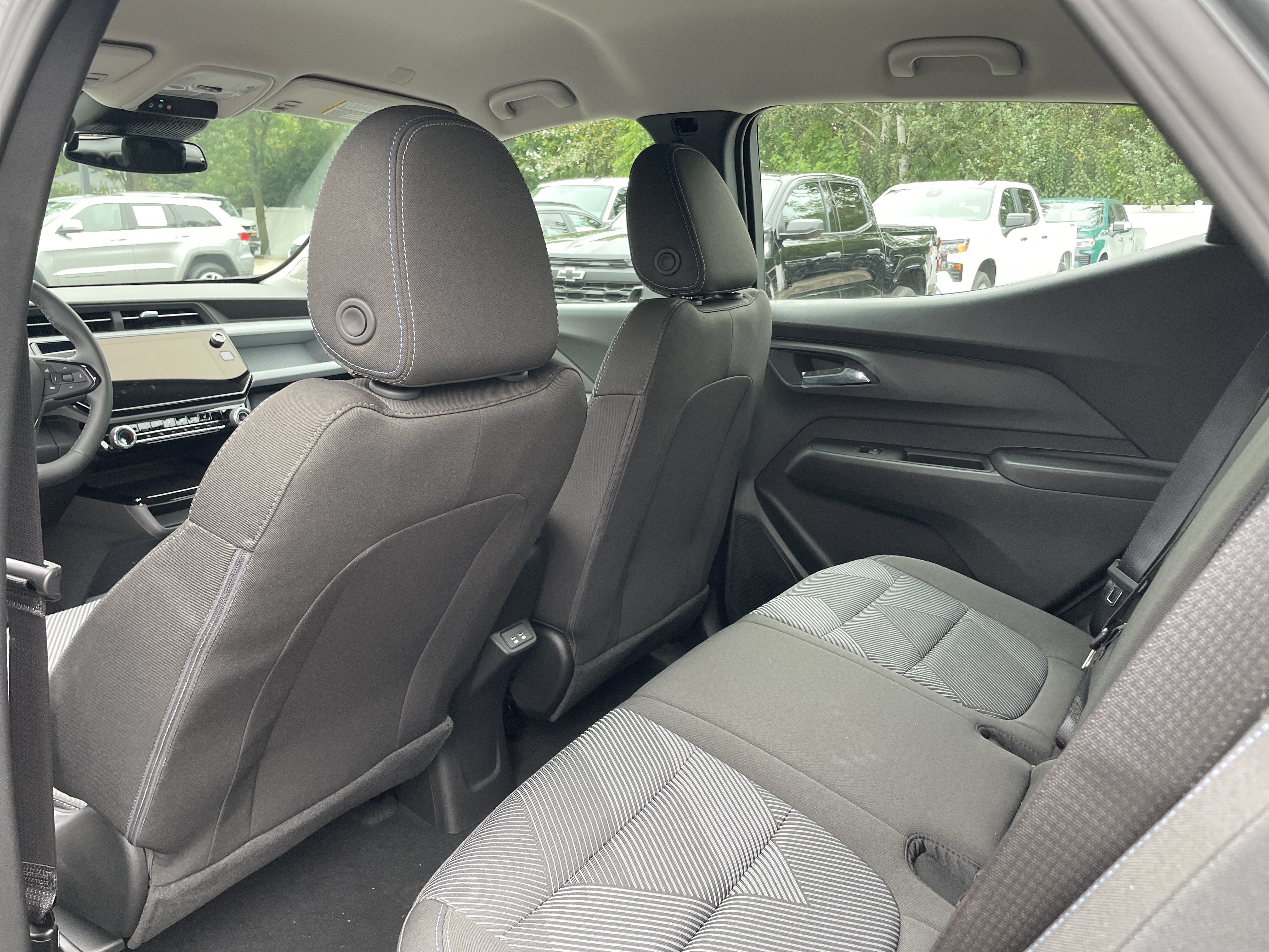 New 2027 Chevrolet Bolt LT w/ Comfort Package FWD image 26