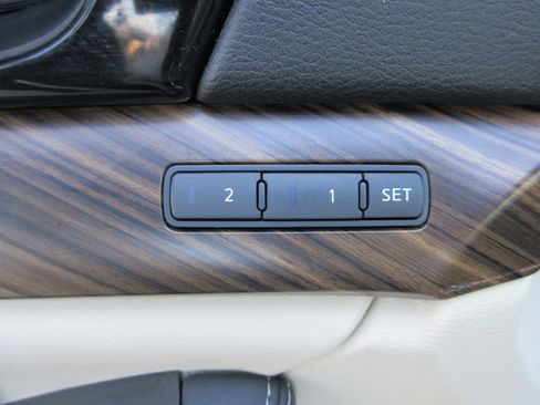 Used 2016 Nissan Maxima Platinum image 29