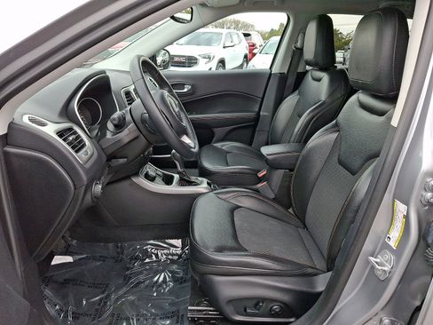 Used 2018 Jeep Compass Latitude w/ Popular Equipment Group image 13