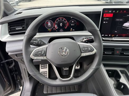 New 2026 Volkswagen Tiguan SE R-Line FWD image 25