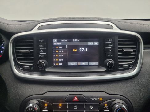 Used 2020 Kia Sorento LX AWD/4WD image 25