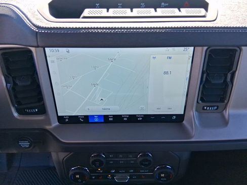 New 2026 Ford Bronco Outer Banks w/ Sasquatch Package image 13