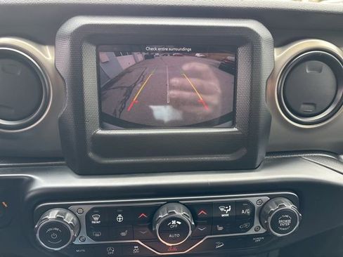 Used 2019 Jeep Wrangler Unlimited Sport S image 16