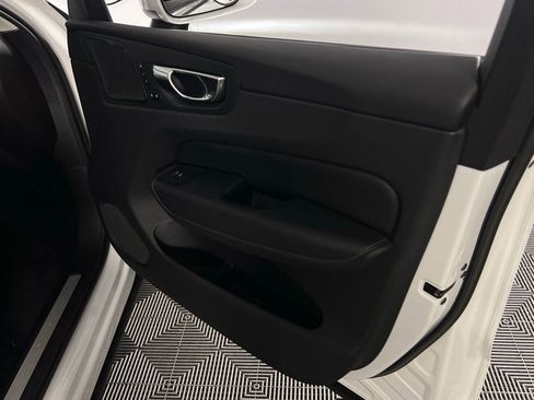 Used 2022 Volvo XC60 B5 Inscription w/ Advanced Package image 32
