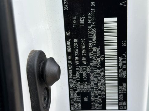 Used 2022 Toyota Highlander XLE AWD/4WD image 31