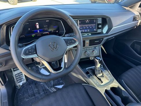 Used 2024 Volkswagen Jetta Sport image 3