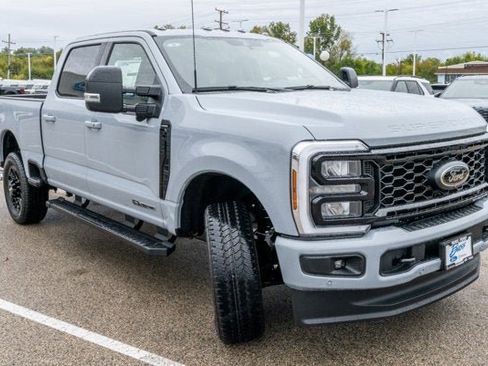 New 2026 Ford F250 Lariat w/ Black Appearance Package image 47