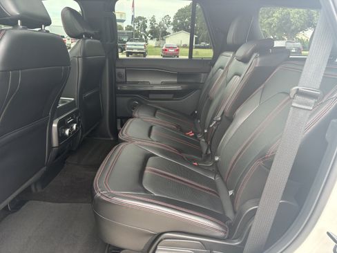 Used 2021 Ford Expedition Limited AWD/4WD image 11