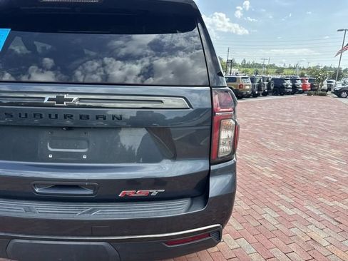 Used 2021 Chevrolet Suburban RST w/ Luxury Package RWD image 9