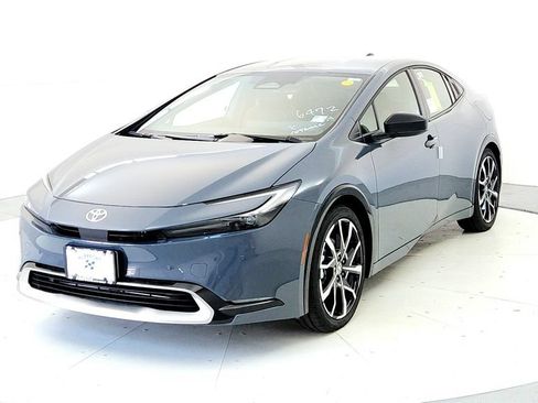 New 2026 Toyota Prius Plug-In Hybrid FWD image 2