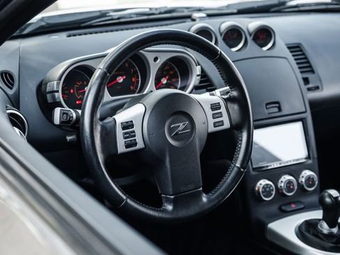 Used 2008 Nissan 350Z Enthusiast w/ Cargo Convenience Pkg image 6