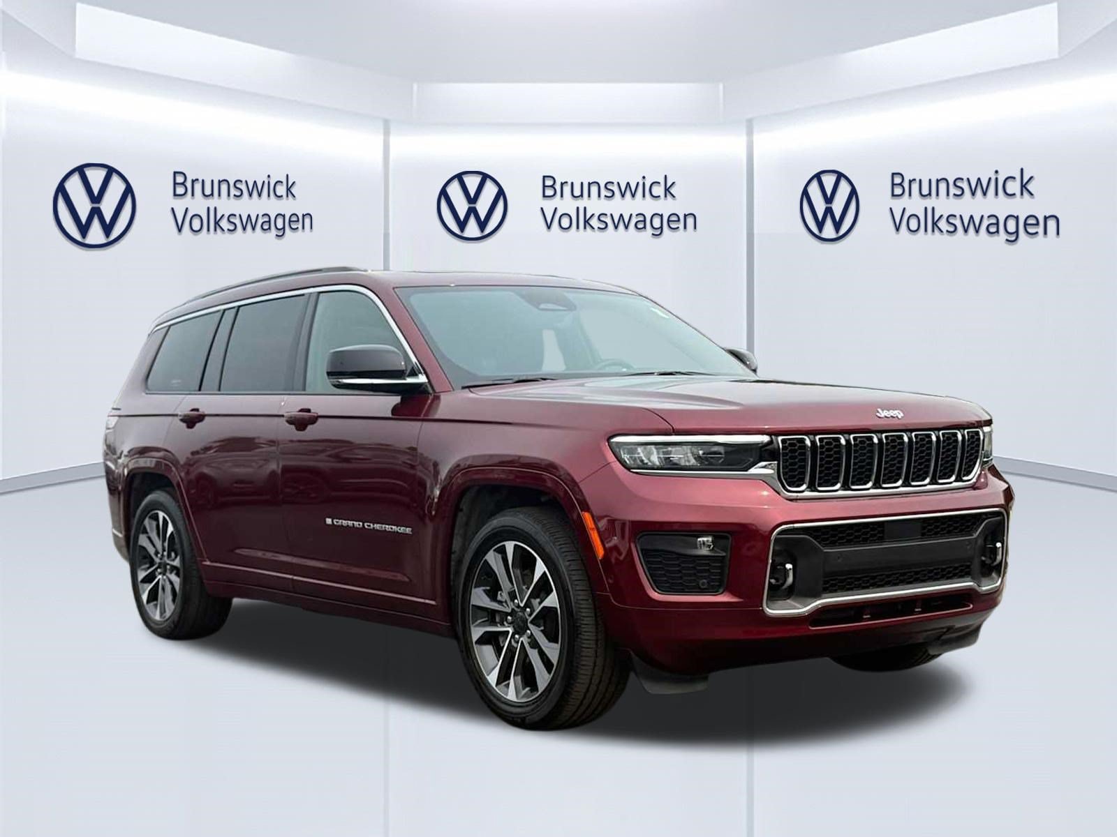 Used 2024 Jeep Grand Cherokee L Overland AWD/4WD image 3