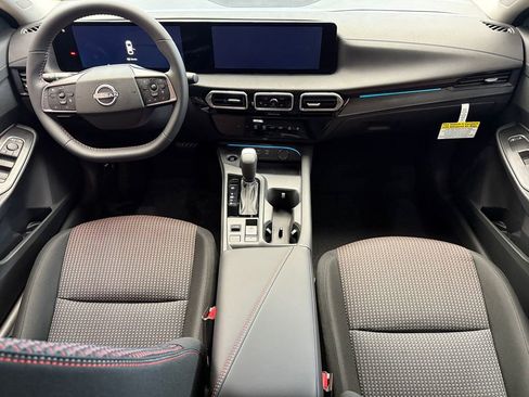 New 2026 Nissan Sentra SR w/ Floor Mat Package FWD image 19