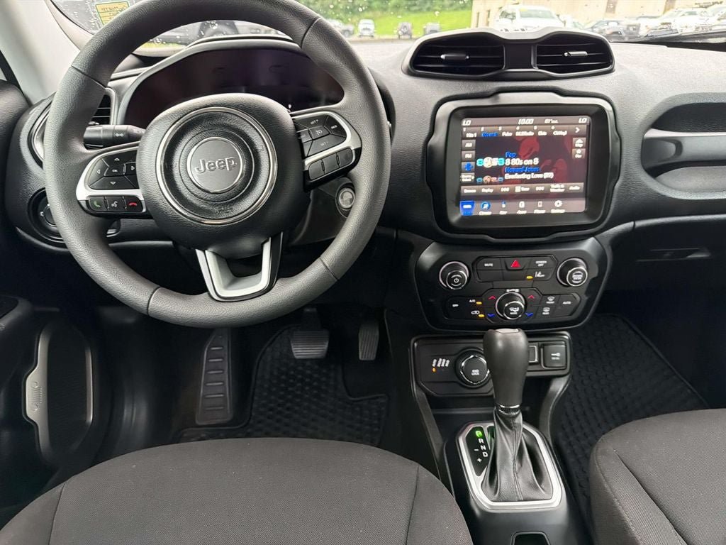Used 2023 Jeep Renegade Latitude AWD/4WD image 12