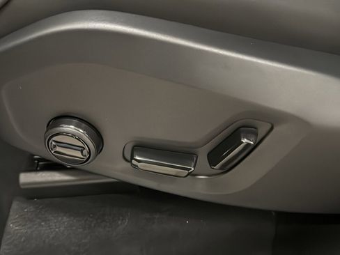 New 2026 Volvo XC90 T8 Plus w/ Protection Package Premier image 24