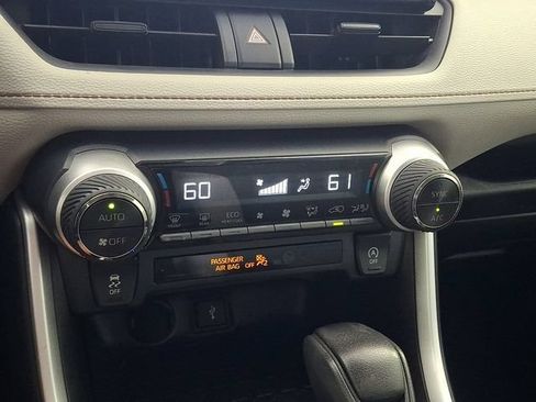 Certified 2021 Toyota RAV4 XLE FWD image 20