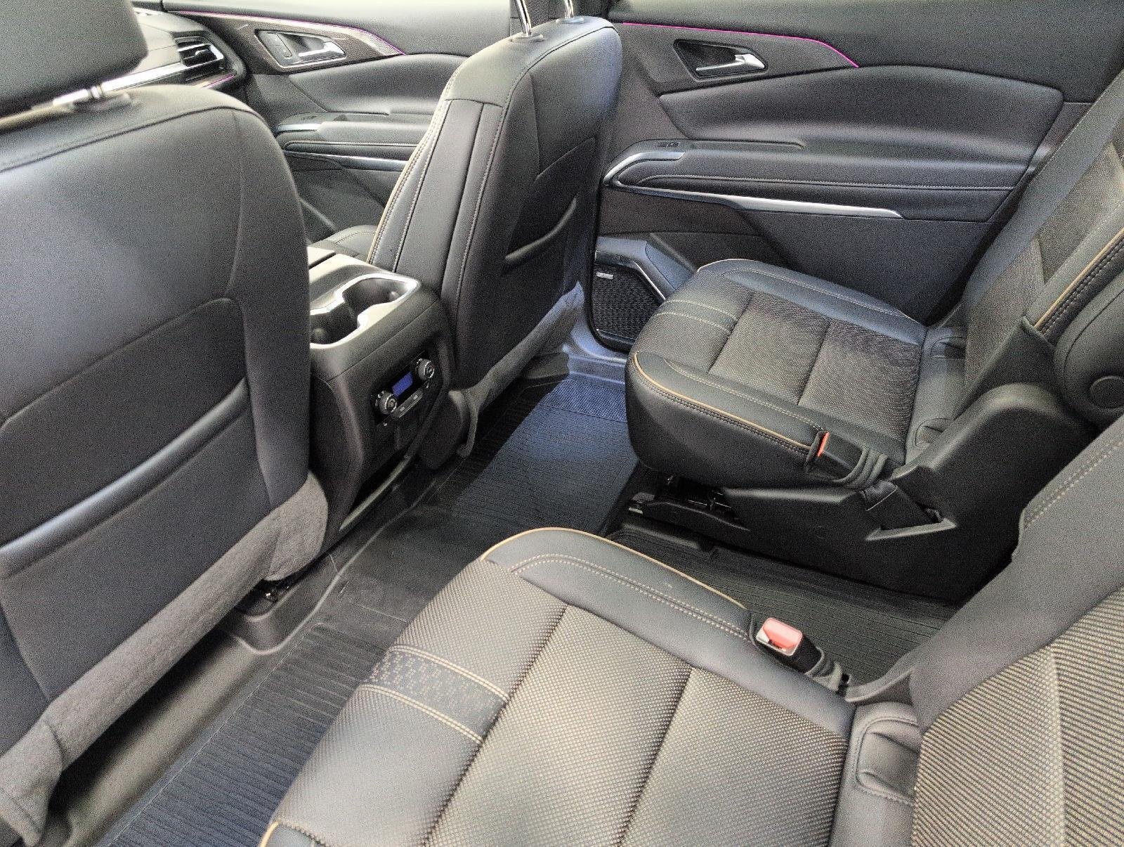 Used 2026 Chevrolet Traverse High Country w/ LPO, Floor Liner Package AWD/4WD image 21