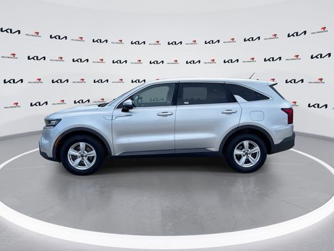 Used 2021 Kia Sorento LX FWD image 5