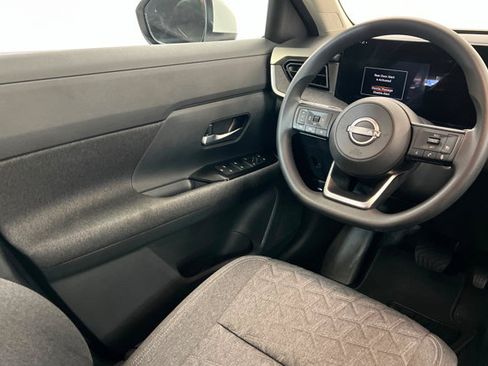 Used 2025 Nissan Kicks SV w/ SV Premium Package AWD/4WD image 11