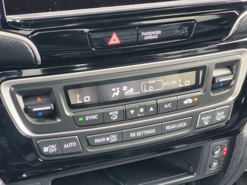 Used 2025 Honda Ridgeline Black Edition image 24