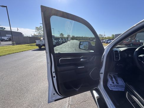 Used 2019 RAM 1500 Laramie AWD/4WD image 26