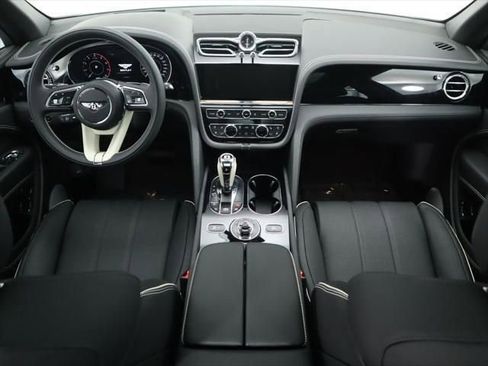 New 2025 Bentley Bentayga Extended Wheelbase image 13