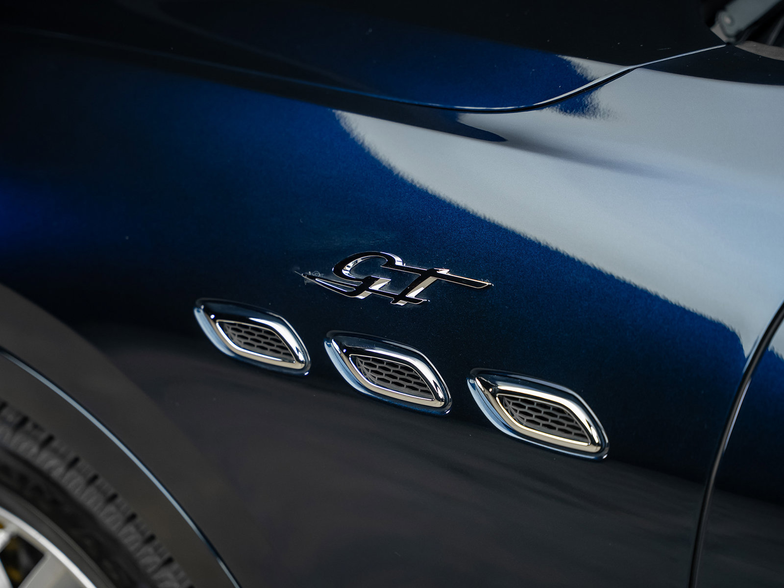 Used 2022 Maserati Levante GT AWD/4WD image 25
