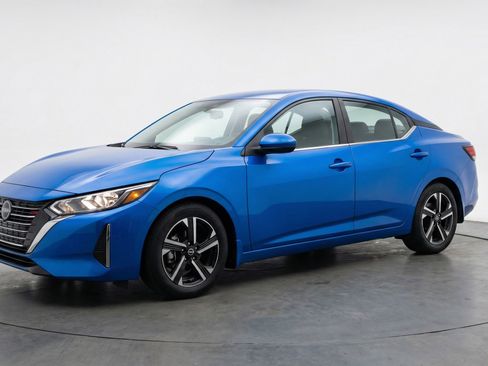 Used 2025 Nissan Sentra SV FWD image 3