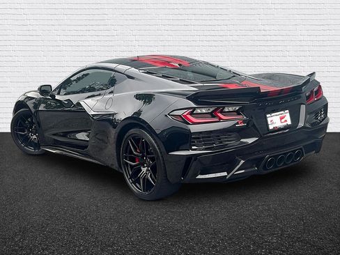 Used 2024 Chevrolet Corvette Z06 RWD image 5