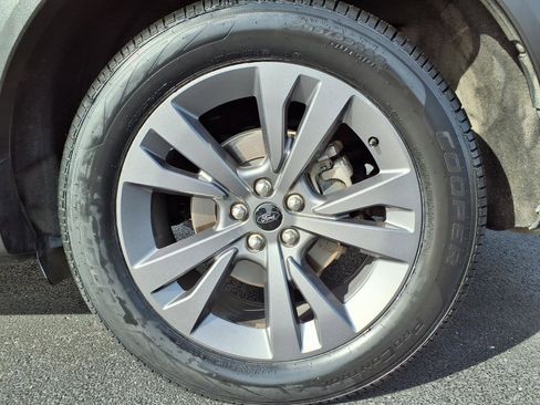 Used 2021 Ford Explorer XLT w/ Equipment Group 202A image 39