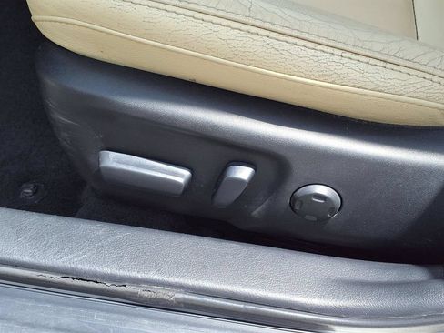 Used 2013 Toyota Avalon XLE Touring FWD image 25