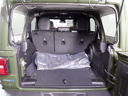 New 2024 Jeep Wrangler Unlimited Sahara w/ Technology Group image 11