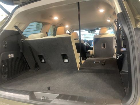 Used 2024 Subaru Ascent Premium w/ Convenience Package image 24