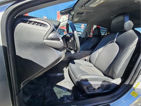 Used 2023 Toyota Camry SE image 7