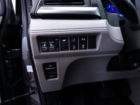 Used 2020 Honda Odyssey Touring image 8