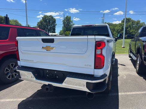 Used 2023 Chevrolet Silverado 3500 LTZ w/ LTZ Convenience Package AWD/4WD image 5