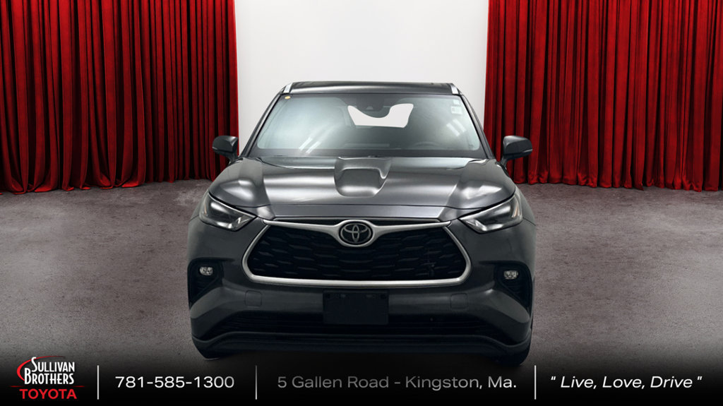 Certified 2021 Toyota Highlander XLE AWD/4WD image 2