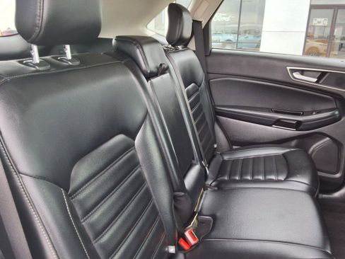 Used 2019 Ford Edge SEL w/ Equipment Group 201A FWD image 16