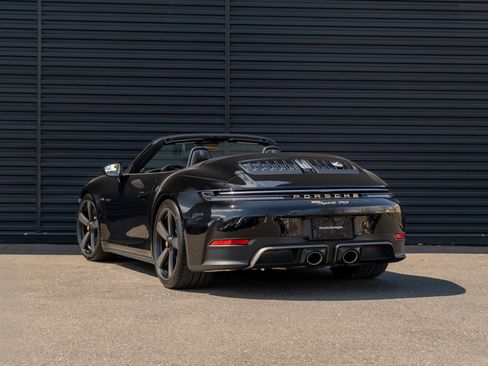 Used 2026 Porsche 911 Carrera GTS RWD image 3
