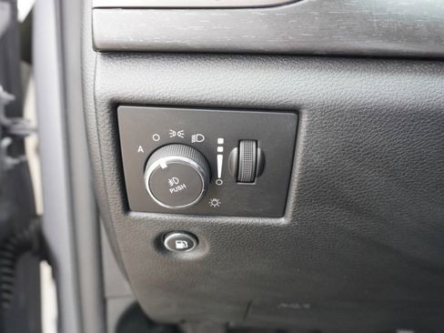 Used 2018 Jeep Grand Cherokee Laredo image 19