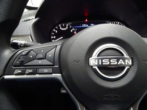 Used 2023 Nissan Altima 2.5 SV image 24