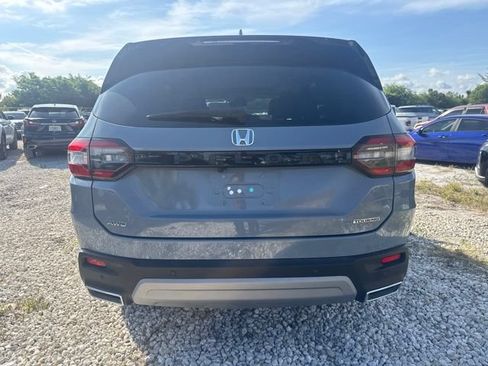 Used 2024 Honda Pilot Touring image 7