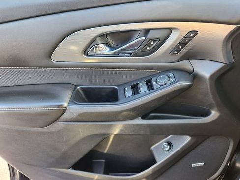 Used 2020 Chevrolet Traverse Premier image 23