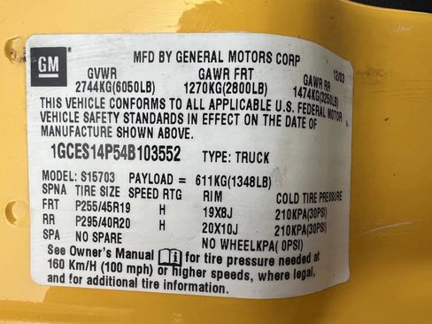 Used 2004 Chevrolet SSR w/ Preferred Equipment Group image 22