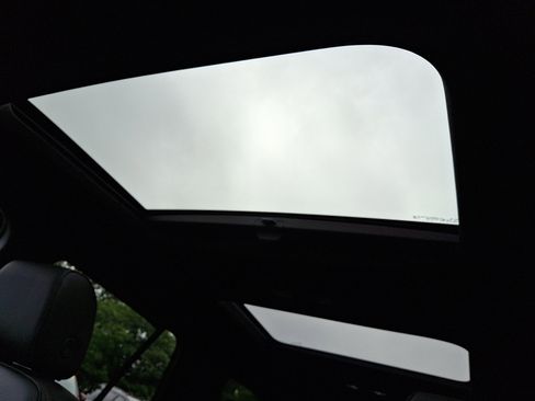 Used 2023 Chevrolet Traverse RS image 15